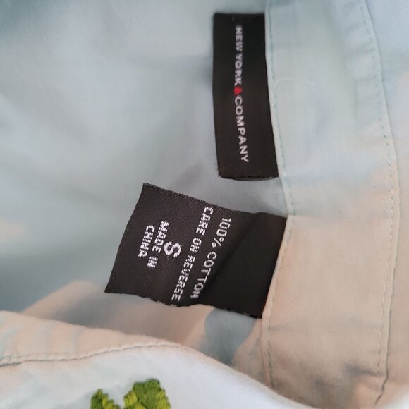 New York & Co Womens Embroidered Floral Button-Up Shirt S Light Blue 100% Cotton - Picture 4 of 8